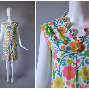 Vintage 1960s Handmade Vibrant Floral Print Loop Neck Shift Dress with Brooch 