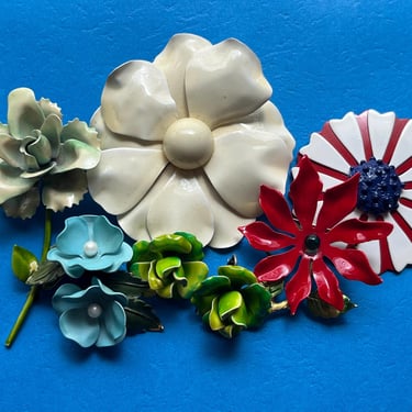 vintage flower brooch collection 1960s flower pin and earring jewelry lot 