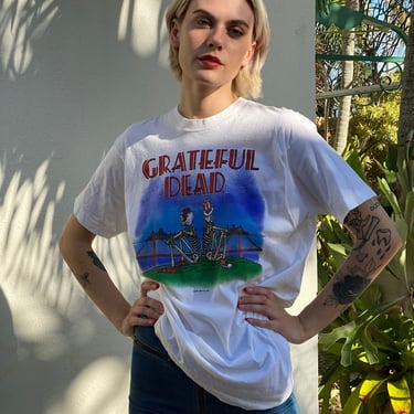 1981 Grateful Dead Band Tshirt / Golden Gate Bridge Rock Tee / Concert T shirt / Screen Stars / Unisex Tshirt / White San Fransisco Shirt 