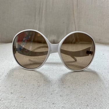 Classic Vintage 1960s MOD ROUND WHITE Sunglasses / Curved Arms + Gray Tint Lens / Made in France 