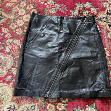 Vintage ‘90s Y2K Cache black leather skirt, butter soft lambskin, zippers, above the knee XS/S 