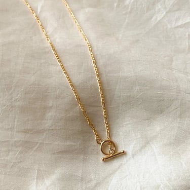 Figaro Chain Toggle Clasp Necklace - Minimal