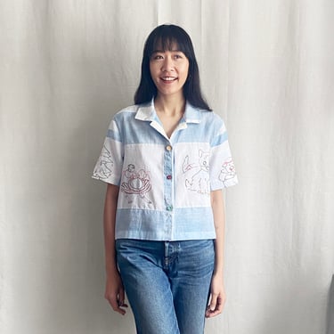 Quilt Boxy Shirt - vintage 50s cute hand embroidered patchwork quilt white light blue women's  short sleeves top blouse one-of-a-kind 