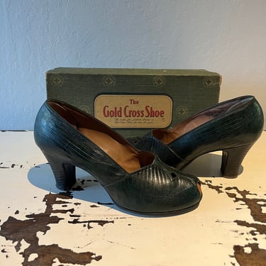 The Figured Foot - Vintage 1940s Dark Green Leather Reptile Pumps Shoes Heels - 8B 