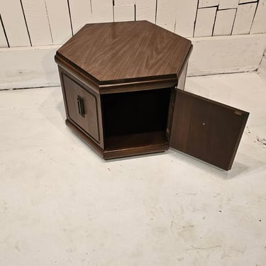 Vintage Octagon Pedastel End Table