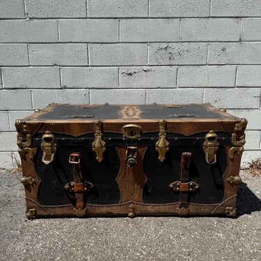 Antique Trunk Hulbert Bros Vintage Storage Rustic Steamer Locker Coffee Table Hope Chest Blanket Bed Bench Wood Cottage Coastal Primitive 