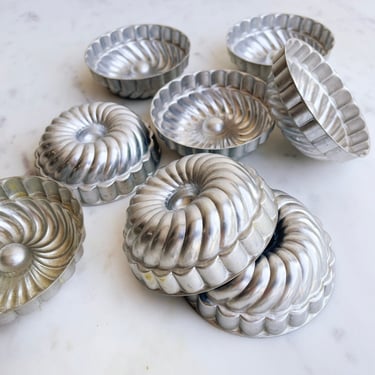 Vintage Jello Molds Set of 8 Mini Bundt Mold Set Decorative Set Jello Shooter Retro Bakeware Farmhouse 