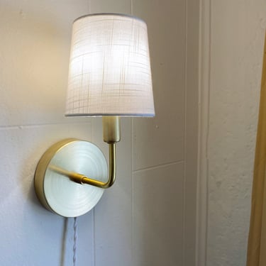 Plug In Wall Sconce • Dean • Wall Lamp with White Linen Shade 