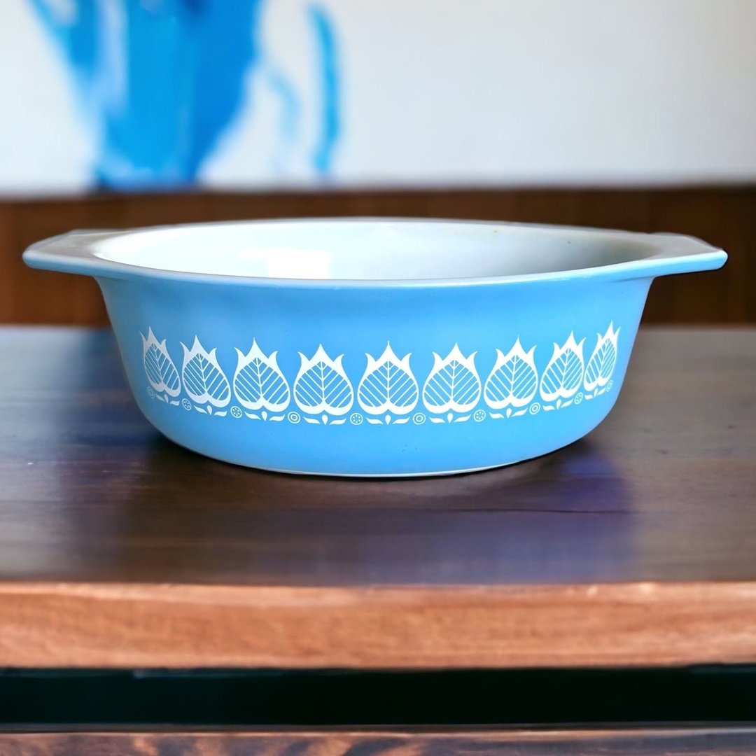 Pyrex Promotional Blue Tulip good Casserole Dish!