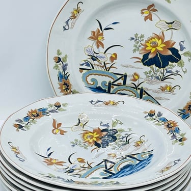 Set of 7 Wedgwood Lotus 8 .25" Salad  Plates Georgetown Collection 