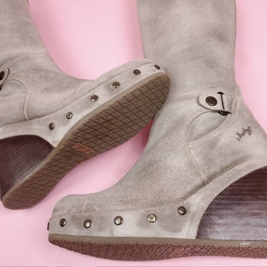 Y2K tall wedge boots. Distressed grey taupe suede. Side zip. By Destroy. Size 10.5 (41) 