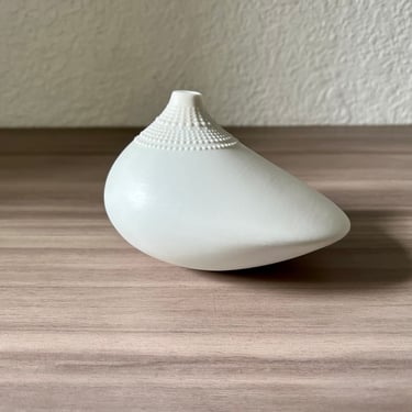 Vintage Rosenthal Studio Line White Bisque Porcelain Bud Vase Pollo, Chicken Tapio Wirkkala, Finland, Mid-century Modern, Rocking vase 