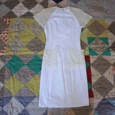 50s White Linen Wiggle Dress with Eyelet Lace Sleeves and Pockets Size XXS 