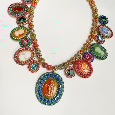 Rhinestone cameo necklace 