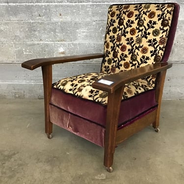 Antique Velour & Oak Chair (Seattle)