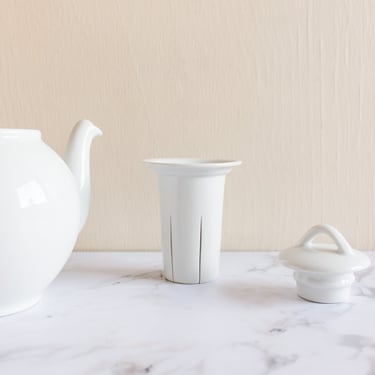 vintage French porcelain tea pot with infuser, 500 ml