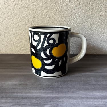 Vintage Royal Copenhagen Annual Large Mug 1976, Large Mug, Designed by Anne Marie Trolle, Danish design, Birth Year Present, Fajance 