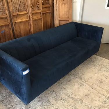 Tufted Blue Velvet Sofa (Seattle)