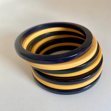 Art Deco 1920-30s Exceptional Stack of 7 Black & Yellow Phenolic Bakelite bracelets bangles by BakeliteBa