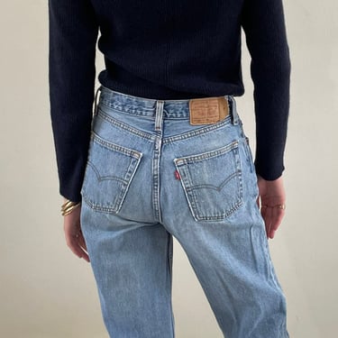 80s Levis 901 jeans / vintage women’s Levis 901 501 faded light wash shrink to fit high waisted button fly jeans | 28 x 32 size 4 