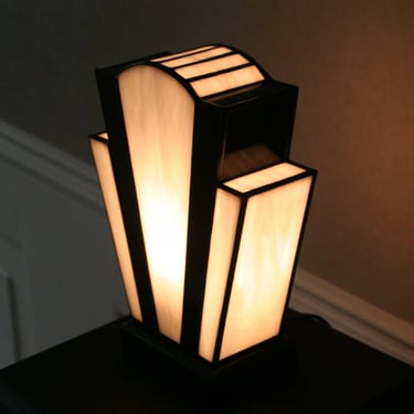 Tiffany Stained Glass Art Deco Lamp, 