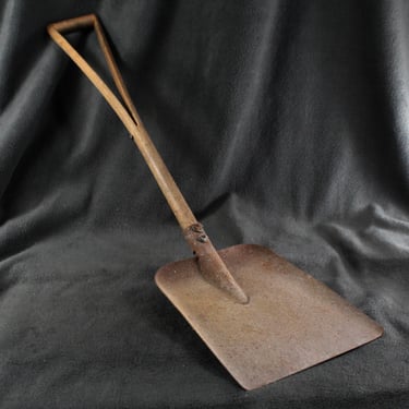 Antique Garden Shovel | Antique Small Shovel with Wood Handle | Bixley Shop 