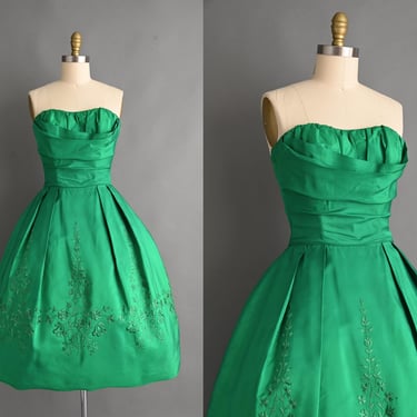 vintage 1950s Dress | Kelly Green Strapless Full Skirt Holiday Party Dress | Medium 