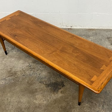 Lane Acclaim Mid-Century Modern Walnut Coffee Table 