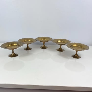 Vintage etched Brass Candle Pedestal Holder set of 5 Brass Pillar Candle Riser, Beautiful Brass Mantle Decor, Old Brass Candle Stick Holder 