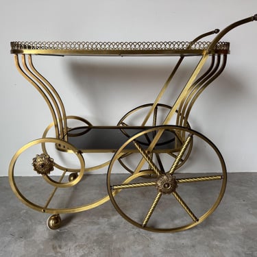 1960s Italian Hollywood Regency Scrolling Brass and Black Glass Bar Cart 