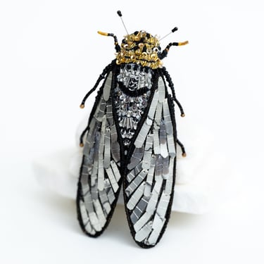 Walker's Cicada Embroidered Pin