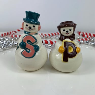 Set Of Two Ceramic Snowman Salt And Pepper Shakers, Vintage Made in Japan, S & P Snowman Snow woman Shaker Set, Hand painted snowmen Decor 