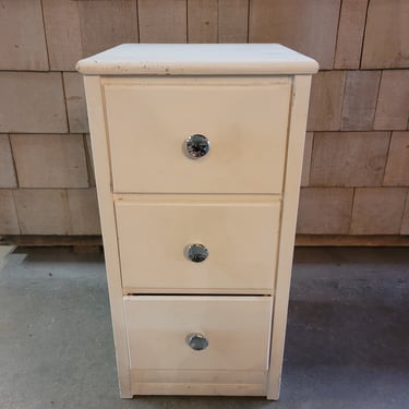 Small Set of Drawers 27.5