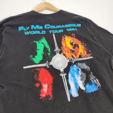 Vintage 1990's "Drivin-N-Crying" Fly Me Courageous 1991 World Tour T-Shirt Sz. L