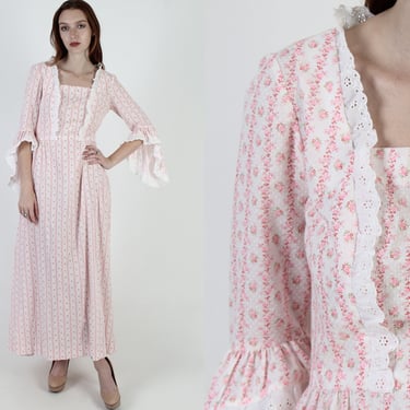 Vintage 70s Pilgrim Style Dress / Womens Ruffle Sleeve Chore Dress / Cottagecore White Eyelet Maxi 