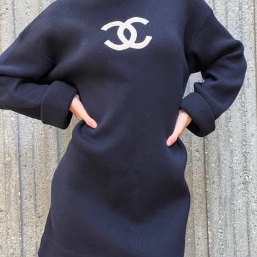 Vintage 1994 CHANEL CC Logo Navy Merino Wool Dress | Moonstone Vintage -  Los Angeles, CA | ATTIC