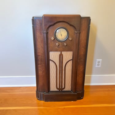 1935 Airline AM SW MP3 Console Radio, Full Electronic Restoration 62-188. Free 100mi Delivery, SHIPPING Extra 