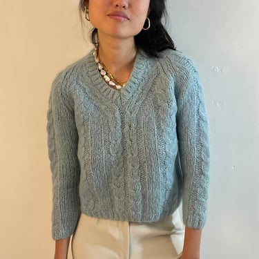 50s handknit mohair sweater / vintage baby robins egg blue handknit Italian mohair cable knit raglan cropped V neck sweater | Small - Medium 