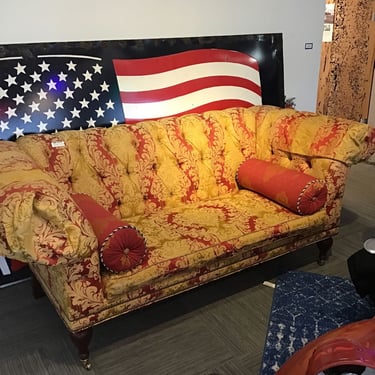 Ronald Mcdonald’s Fancy Couch (Seattle)