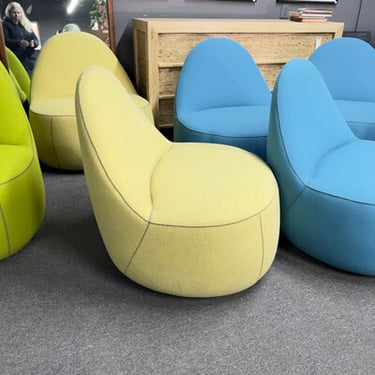 Mitt Lounge Chairs (Pastel Yellow)