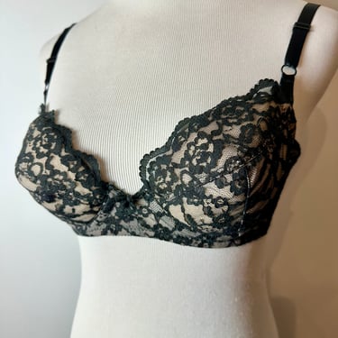 Vintage lace bra 1960’s black & nude padded lacy bra~ sexy french cut style plunge pin up / size 34 B 