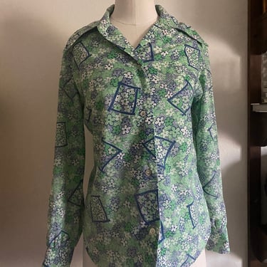 Vintage 60s Psychedelic Long Sleeve Floral Wingtip Blouse with Daisies; 70s Mod Tunic with Green and Floral Daisy Abstract Print M 