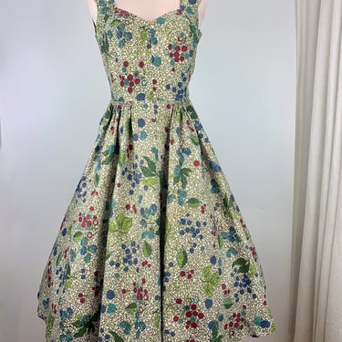 1950's Cotton Dress - Interesting Leaf Print - Gold Webbed Details - Fitted Bodice - Gathered Skirt  - Women's Size Small - 27 inch waist 