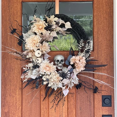 Spooky Cute Boho Black Halloween wreath with bats, spiders, pumpkins and skull, Spooky season wreath, Halloween Wreath, Boho Fall Decor 
