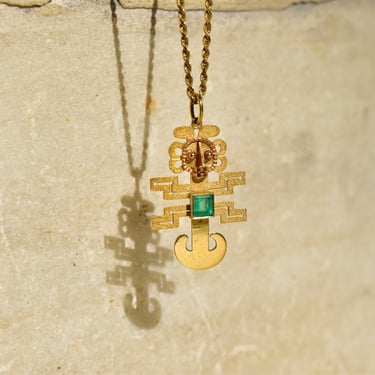 Vintage 18K Gold Green Emerald Aztec/Mayan God Charm Pendant, Emerald-Cut Gemstone Accent, Textured & Polished Yellow Gold, 36mm 