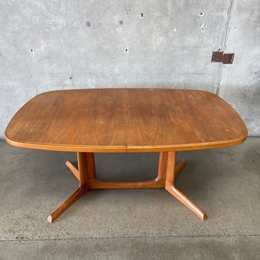 Danish Modern Teak Dining Table w/ 2 Leaves