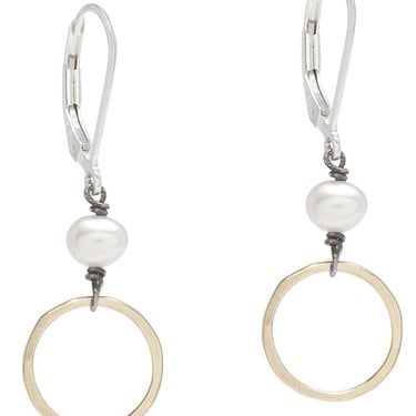 J&I Jewelry | 14k Gold Fill Circle with 4mm White Pearl Earrings