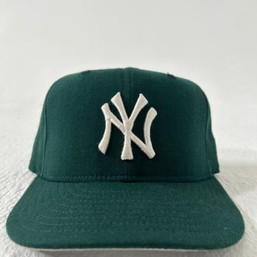 Vintage New York Yankees Green Fitted Hat Sz. 7 1/8