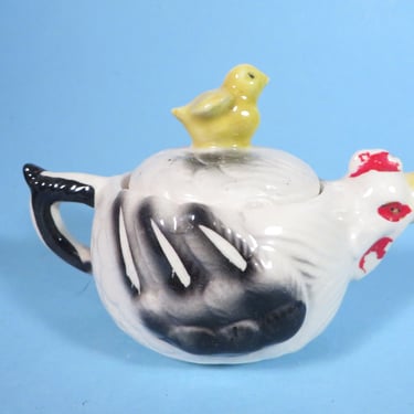 Vintage Small Chicken and Chick Tea Pot - Chicken and Chick Teapot 