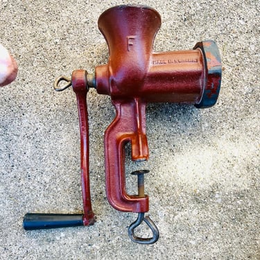 Vintage Red Meat Grinder Large Model 8 Made in Romania _Industrial Decoration by LeChalet